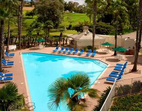 Beautiful outdoor pool area at the Hilton Garden Inn Tuxtla Gutierrez.