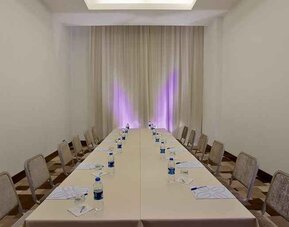 professional meeting room ideal for all business meetings at Hilton Garden Inn Kutahya.
