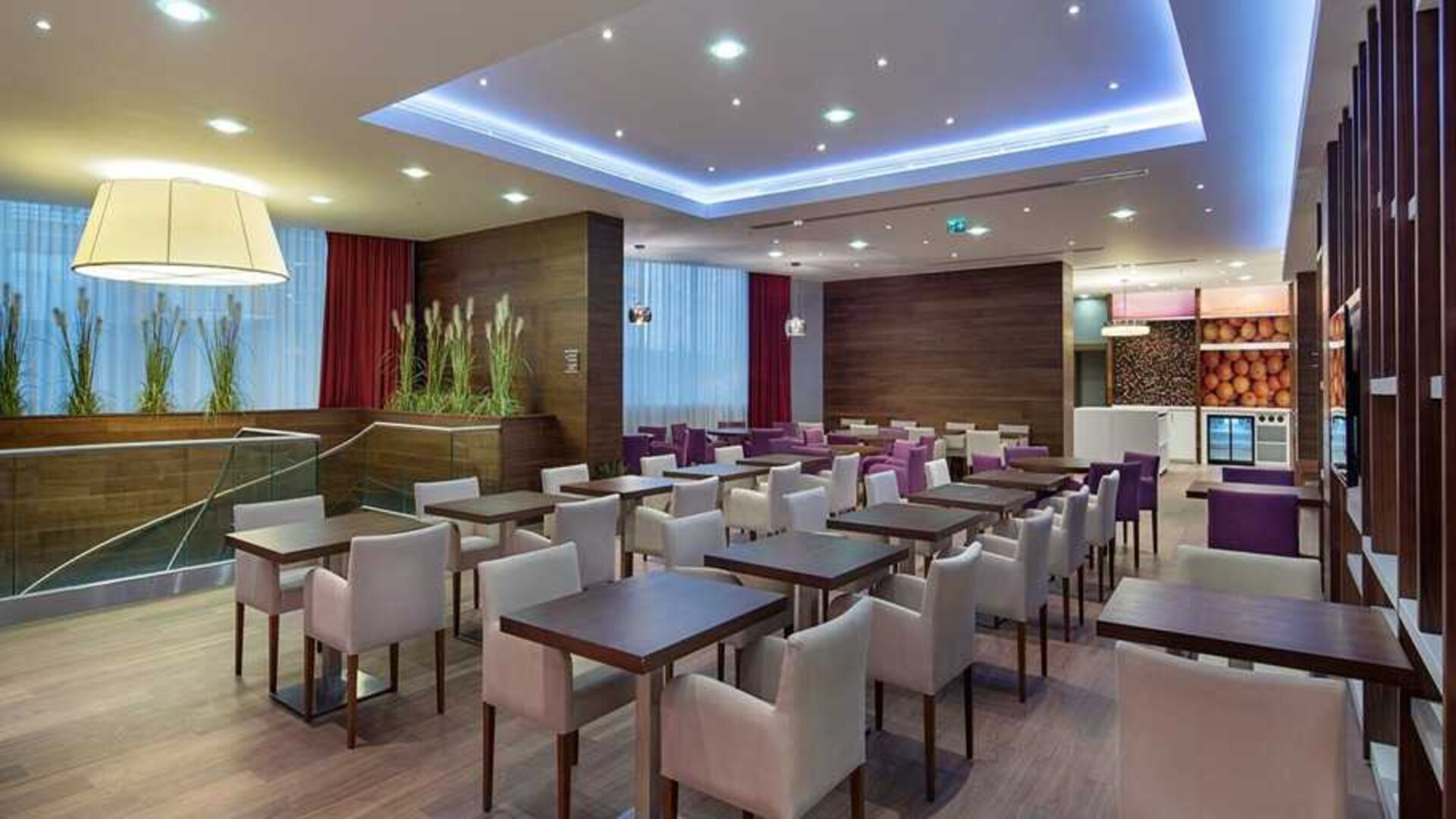 spacious restaurant and coworking space at Hampton by Hilton Istanbul Kayasehir.
