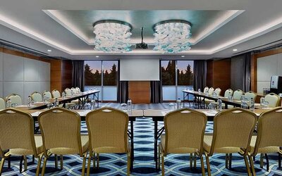 professional meeting and conference room at DoubleTree by Hilton Istanbul Topkapi.
