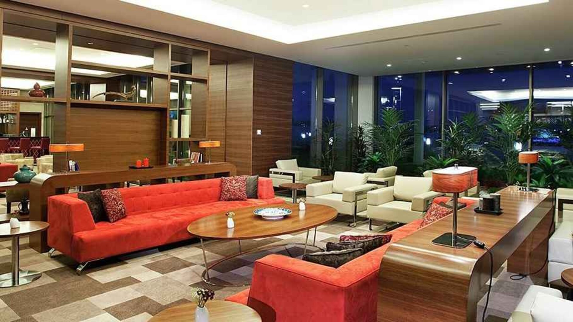 comfortable lobby and lounge area ideal for coworking at Hilton Garden Inn Konya, Turkey.