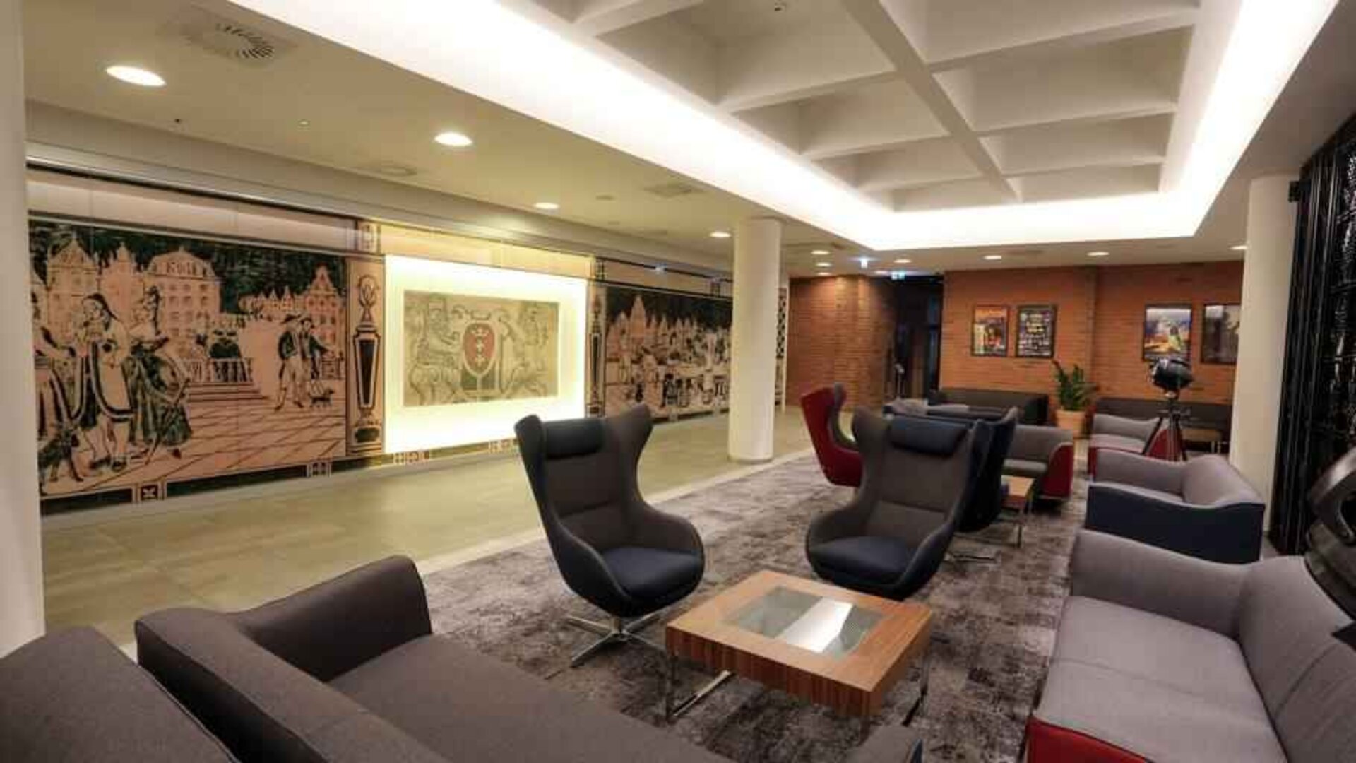 Comfortale lobby workspace at the Hampton by Hilton Gdansk Old Town.