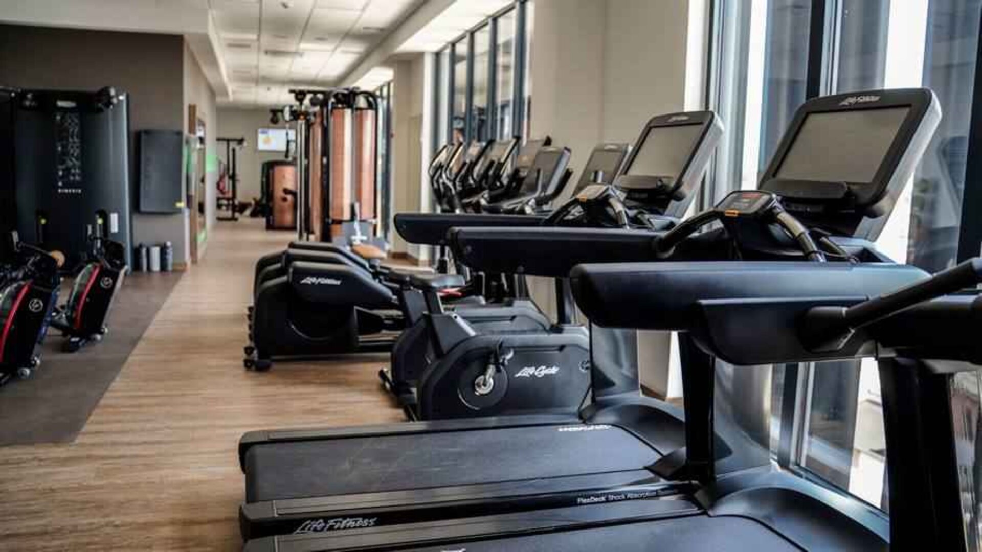Fitness center with treadmills at the Hampton by Hilton Kalisz.