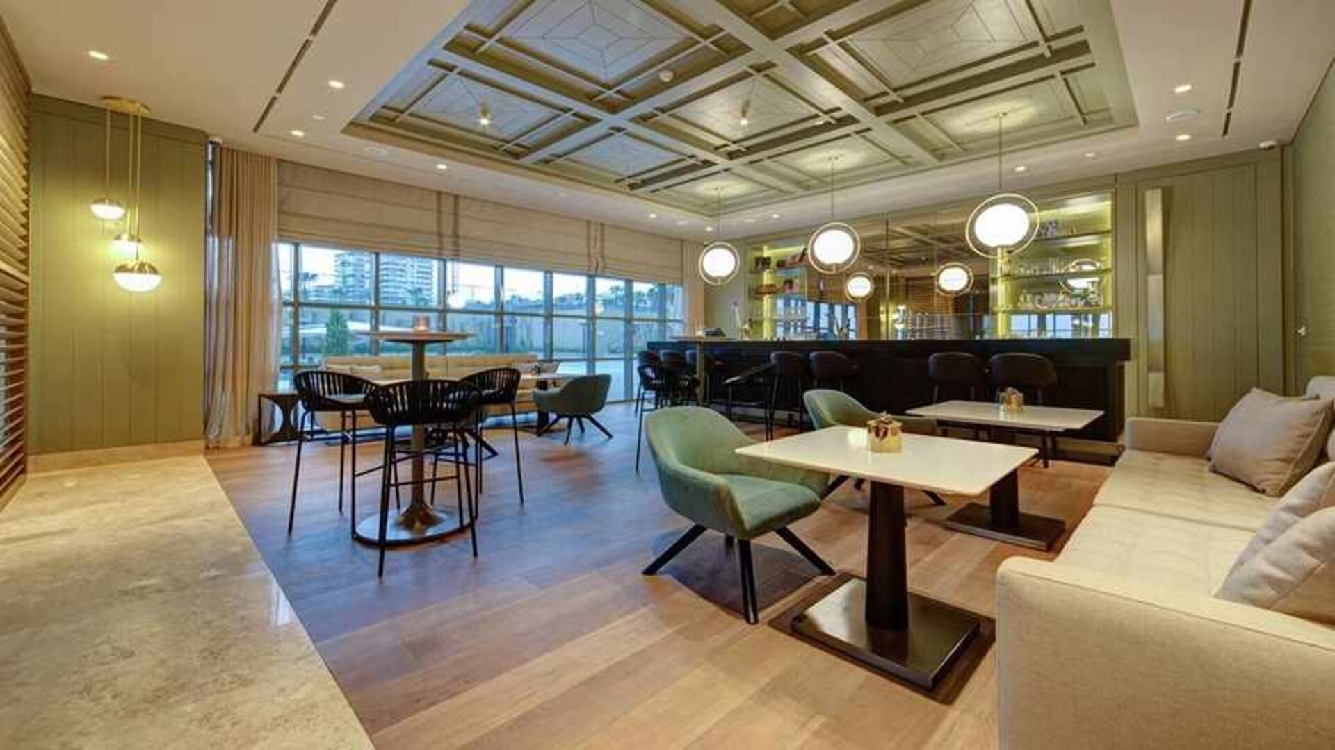 comfortable and spacious lobby and coworking space at Mersin HiltonSA.