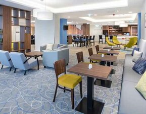Lobby workspace suitable for co-working at the Hampton by Hilton Gdansk Oliwa.