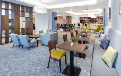 Lobby workspace suitable for co-working at the Hampton by Hilton Gdansk Oliwa.