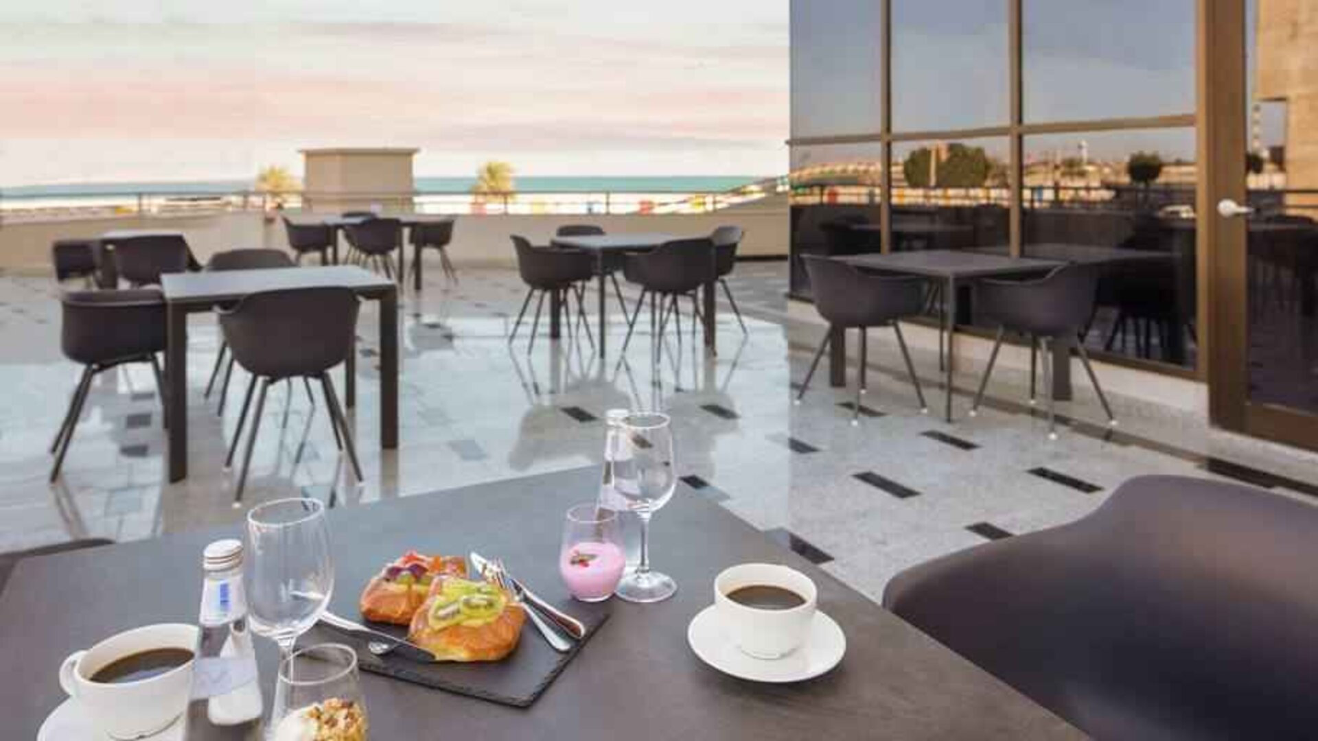 Outdoor terrace suitable as workspace at the Hilton Garden Inn Al Jubail.