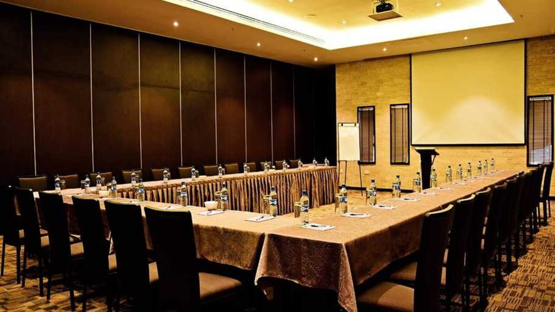 professional meeting room ideal for all business meetings and conferences at DoubleTree by Hilton Nairobi Hurlingham.