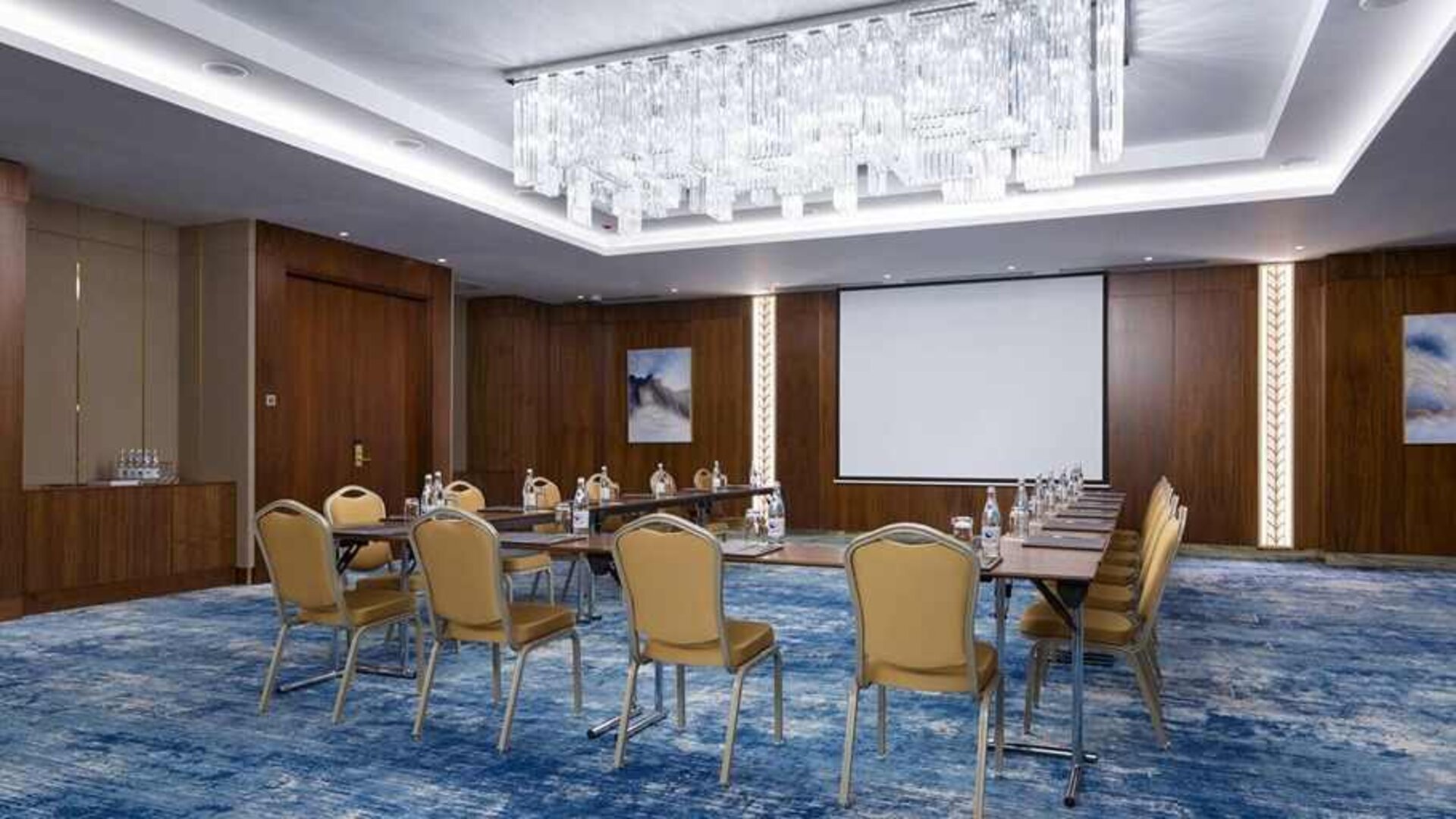 large meeting room ideal for business meetings and conferences at Hilton Astana.