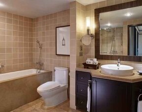 Guest bathroom at the Conrad Bangkok.