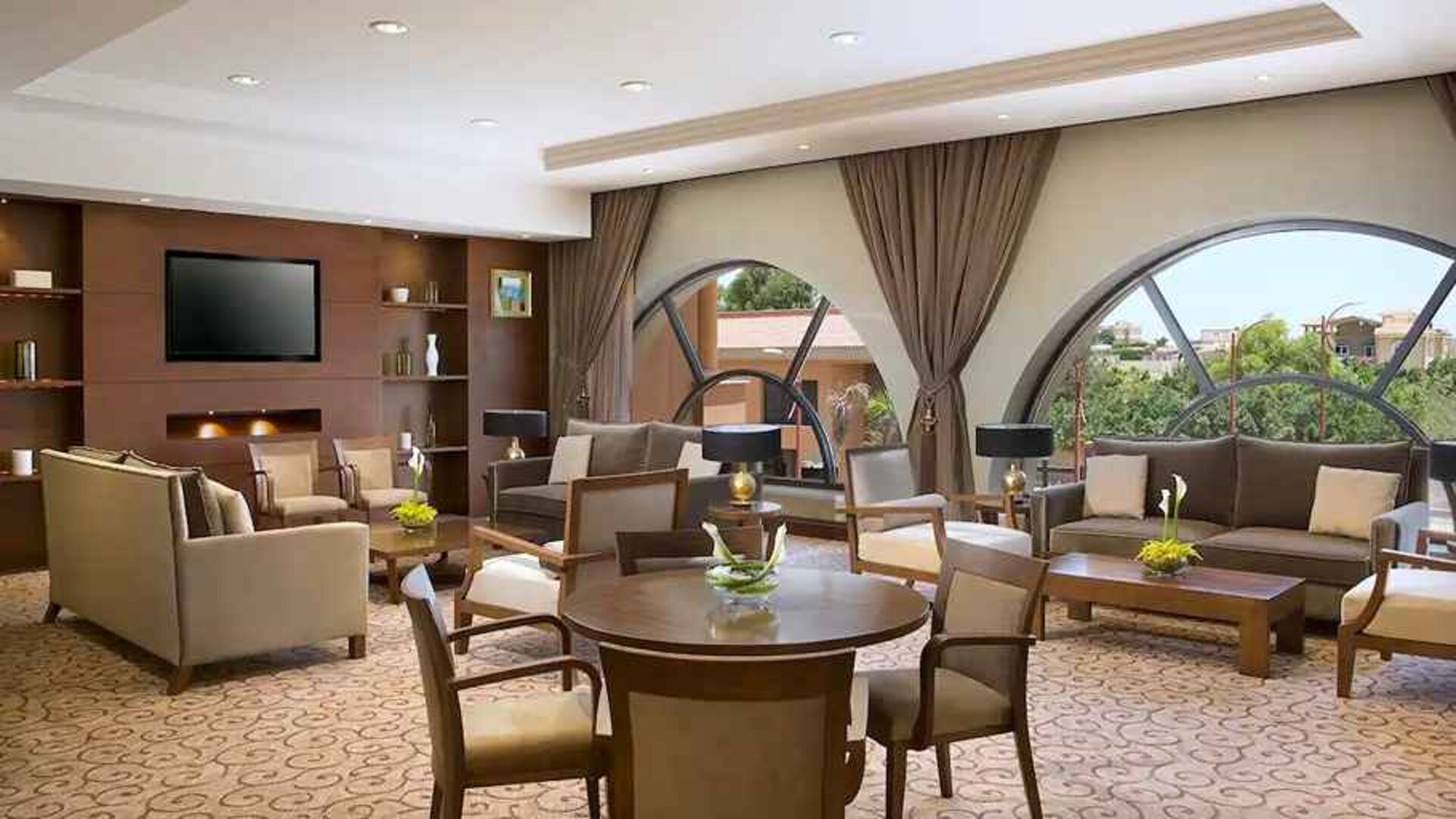 comfortable lobby and coworking space at Hilton Alexandria King's Ranch.