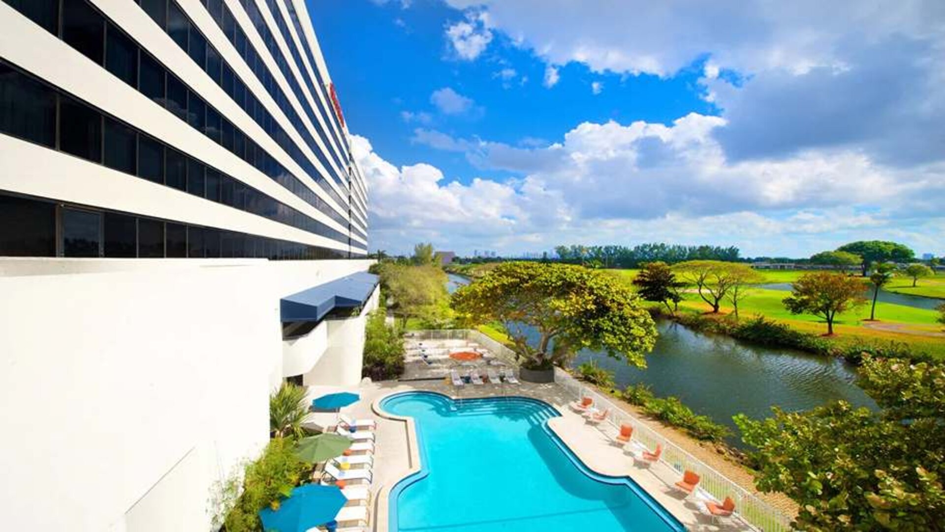 Relaxing outdoor pool at the Sheraton Miami Airport Hotel.