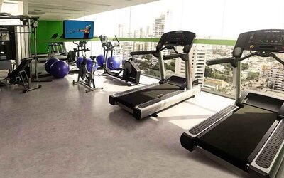 Fitness center at the Hampton by Hilton Cartagena.