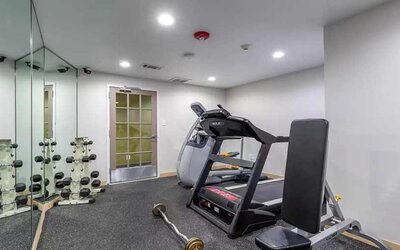 Well equipped fitness center at Quality Inn Pasadena.