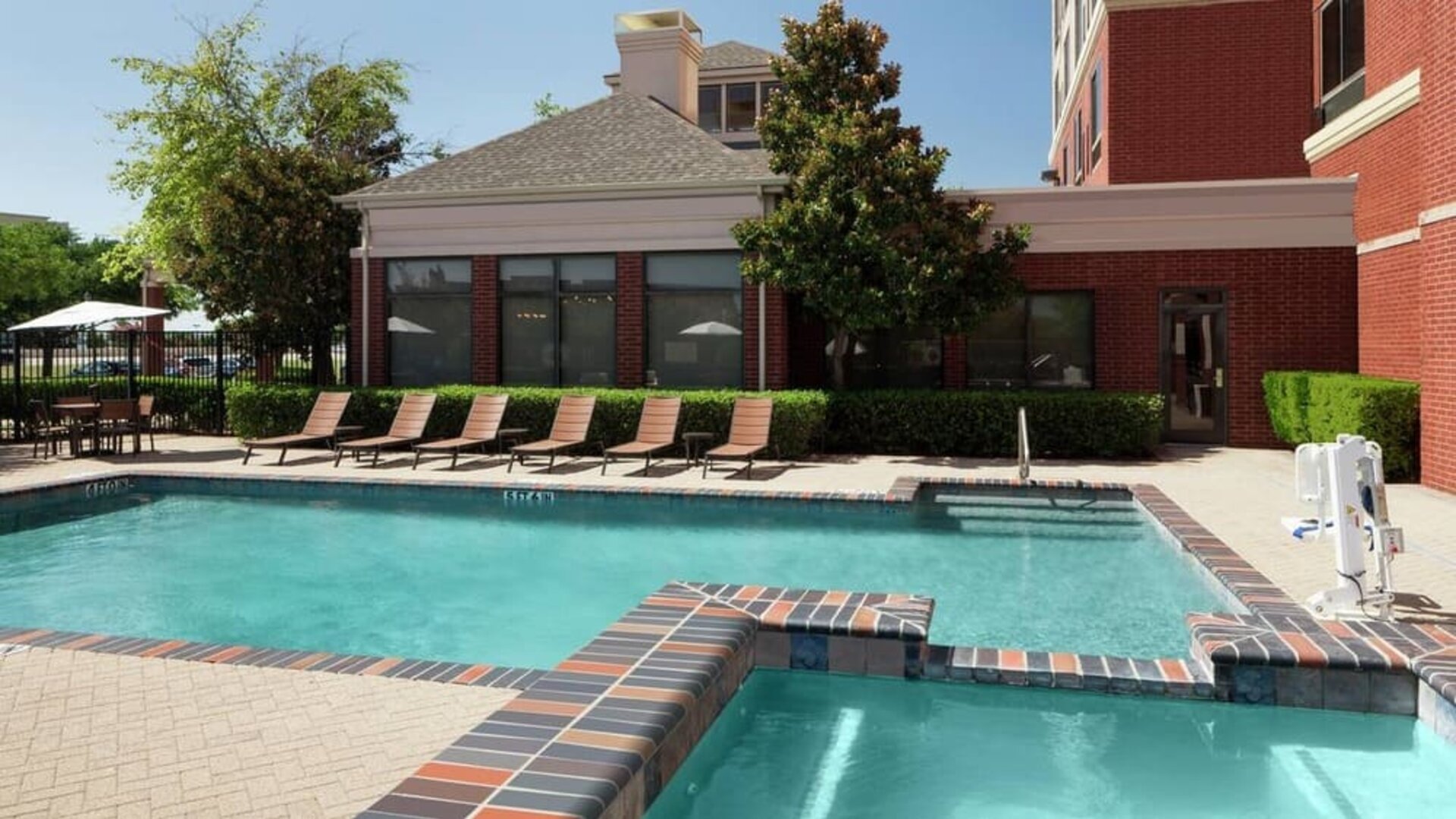 Relaxing outdoor pool at Hilton Garden Inn Dallas/Allen.