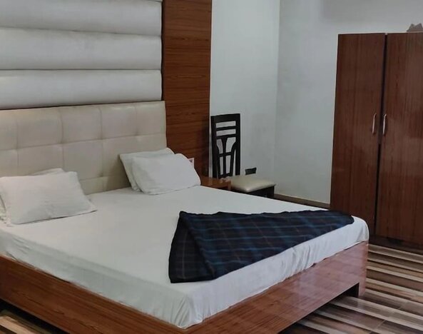 Hotel Mandakini Royale