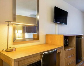 Quality Inn & Suites Hollywood Boulevard