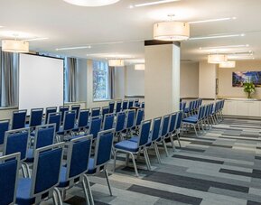 Spacious meeting room at The Chicago Hotel Collection - Magnificent Mile.