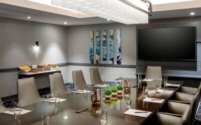 Professional meeting room at DoubleTree By Hilton Washington DC North/Gaithersburg.