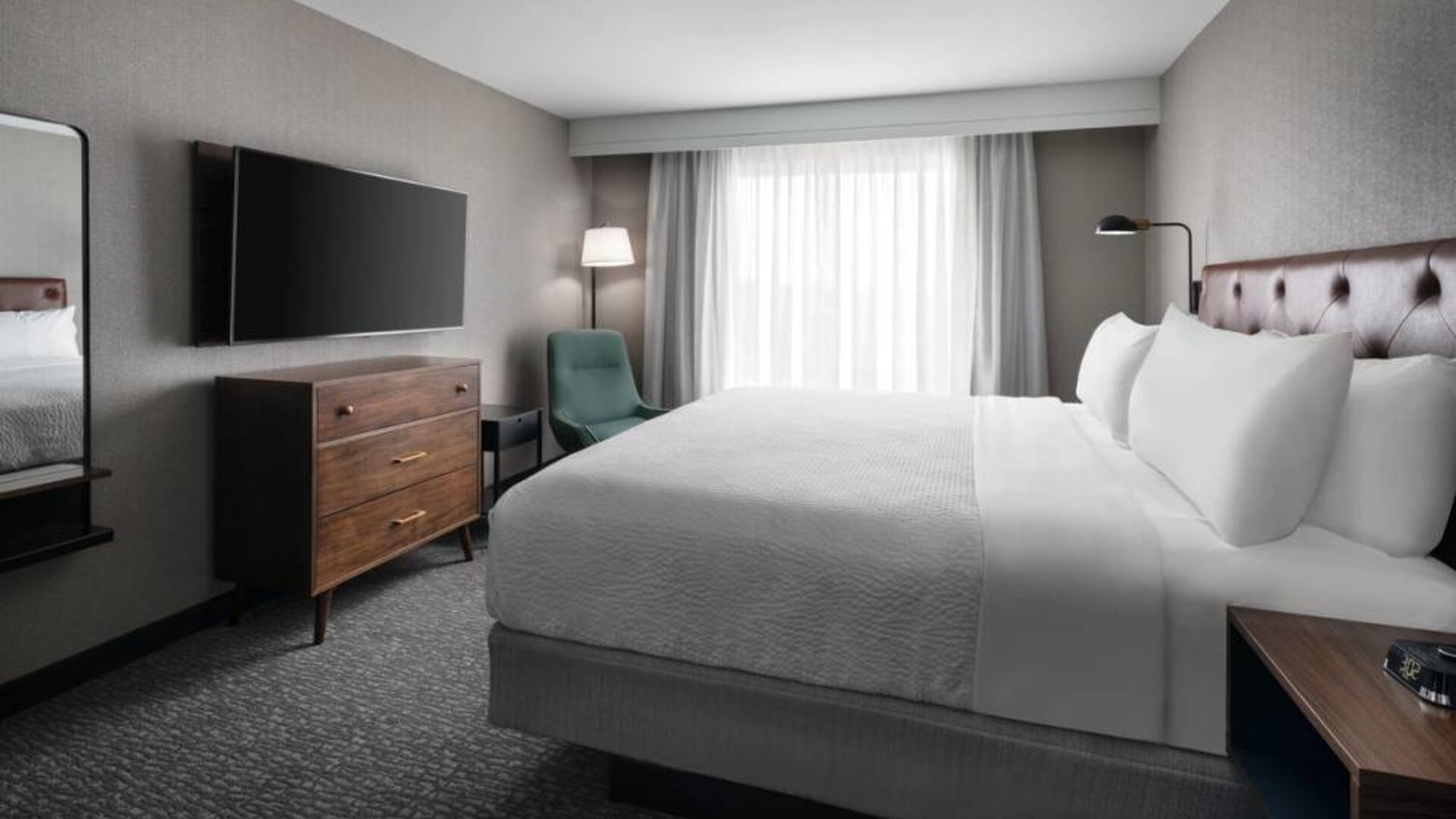 Day use room with natural light at Four Points By Sheraton San Francisco Airport.
