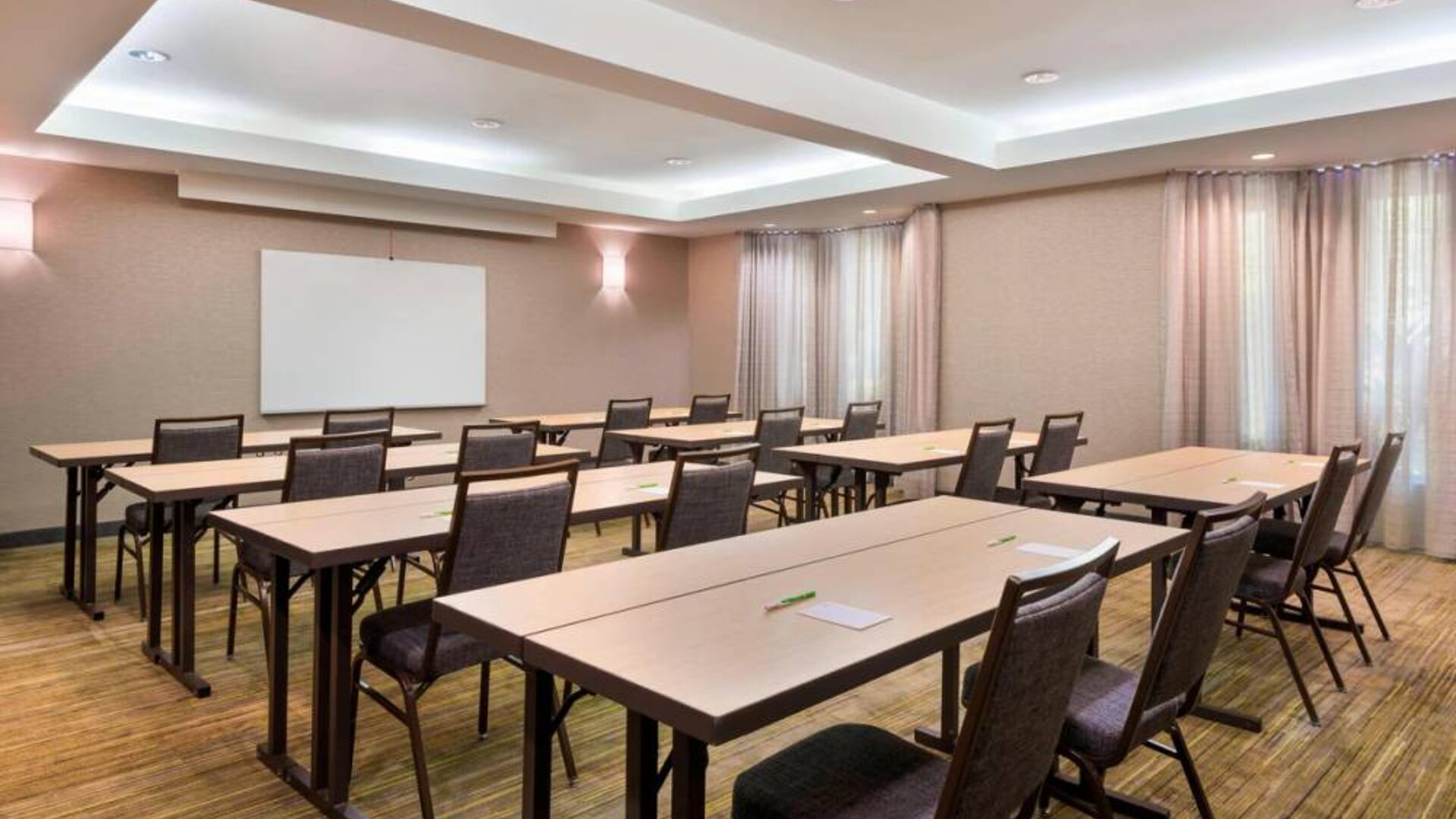 Meeting room at Courtyard By Marriott Sarasota Bradenton Airport.