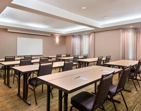 Meeting room at Courtyard By Marriott Sarasota Bradenton Airport.