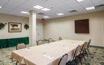 Meeting room at Liberty Hotel Cleburne, An Ascend Hotel Collection Member.
