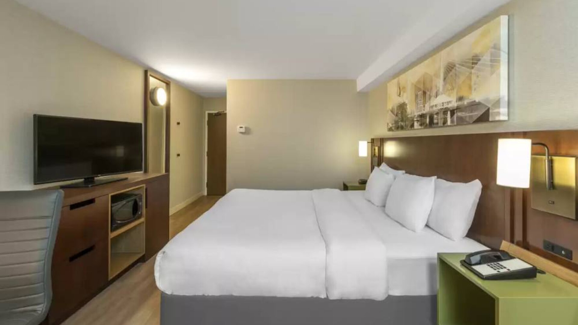 Day use room available at Comfort Inn Brossard.