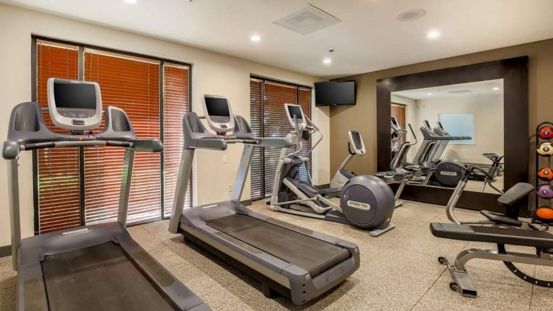 Well equipped fitness center at DoubleTree Atlanta Airport.