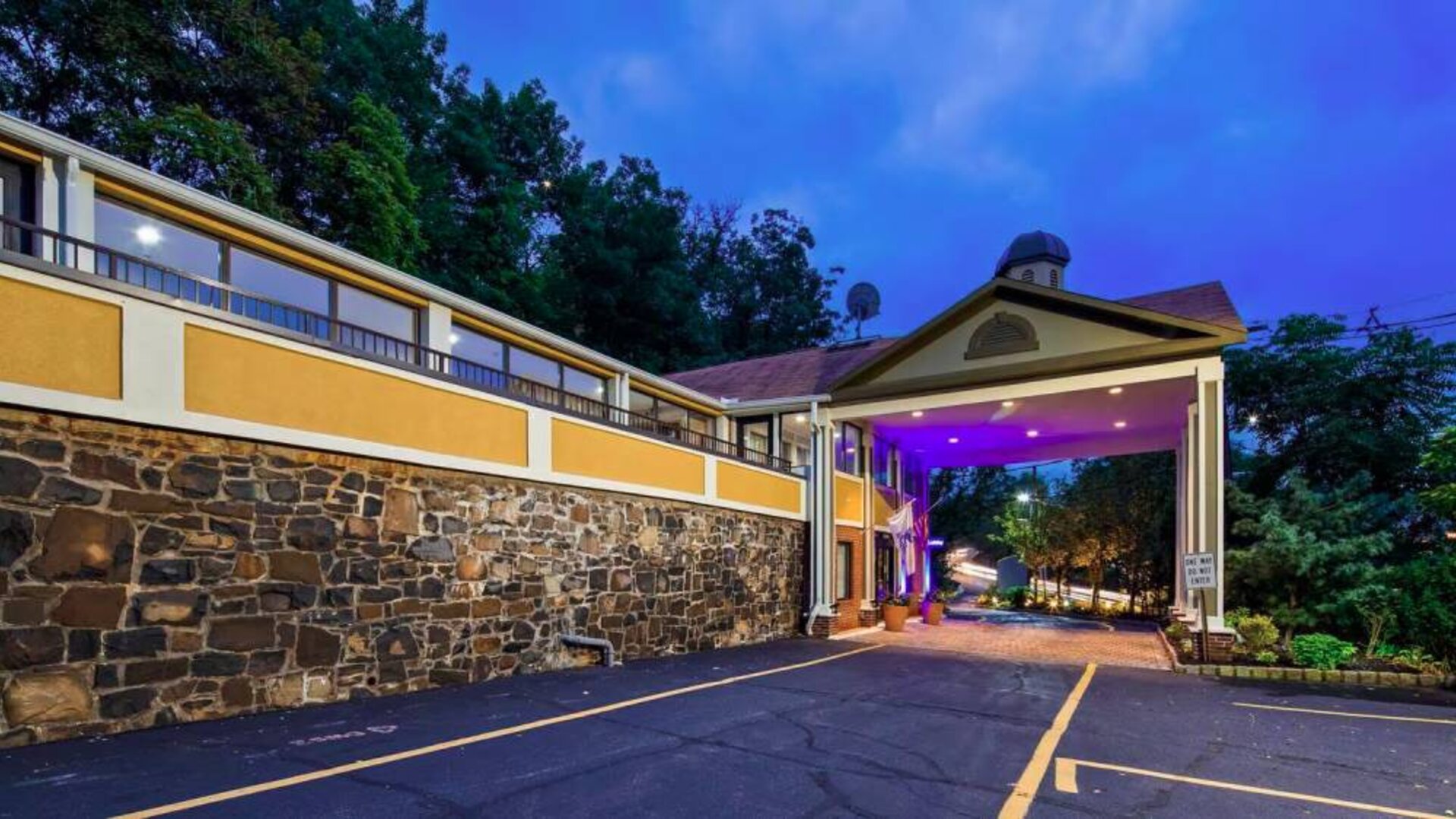 Hotel exterior at Best Western Fort Lee.