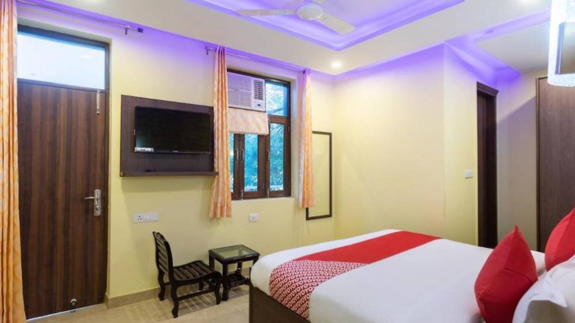 Airport Hotel Redstone