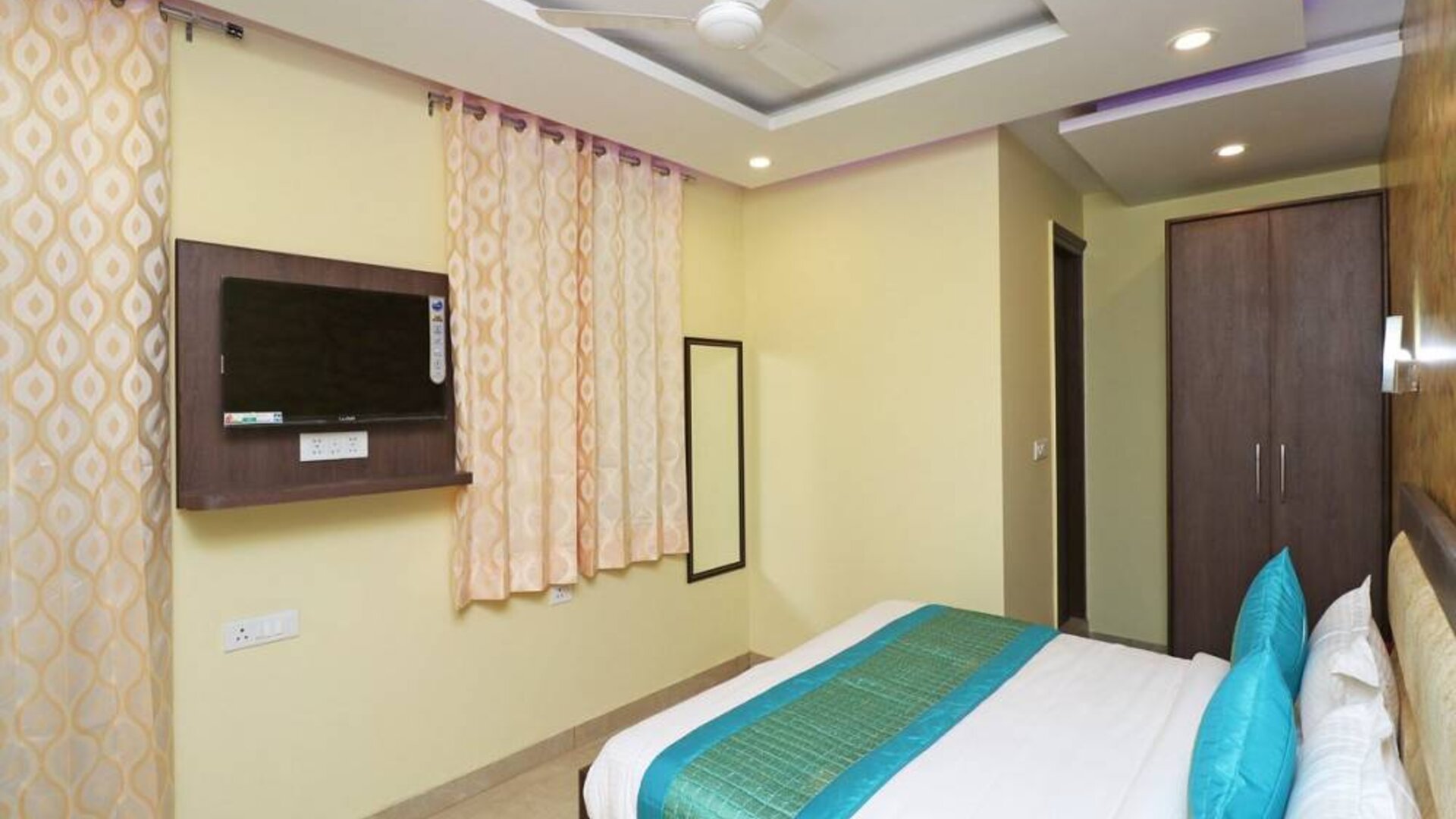 Airport Hotel Redstone