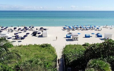 Easy beach access at Circa 39 Hotel.