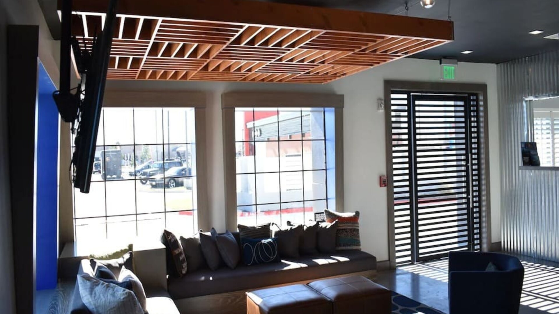 Comfortable lounge and coworking space at Hotel Bella.