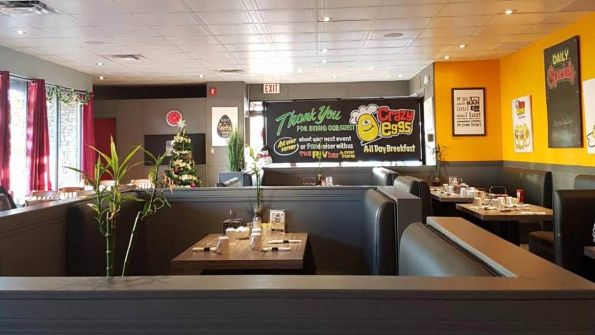 Dining area at Riviera Motor Inn.