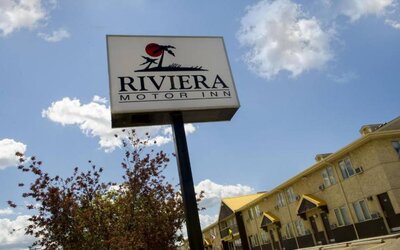 Hotel exterior at Riviera Motor Inn.