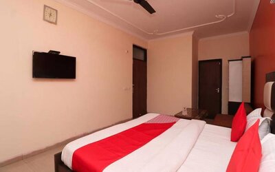 Airport Hotel Mayank Residency