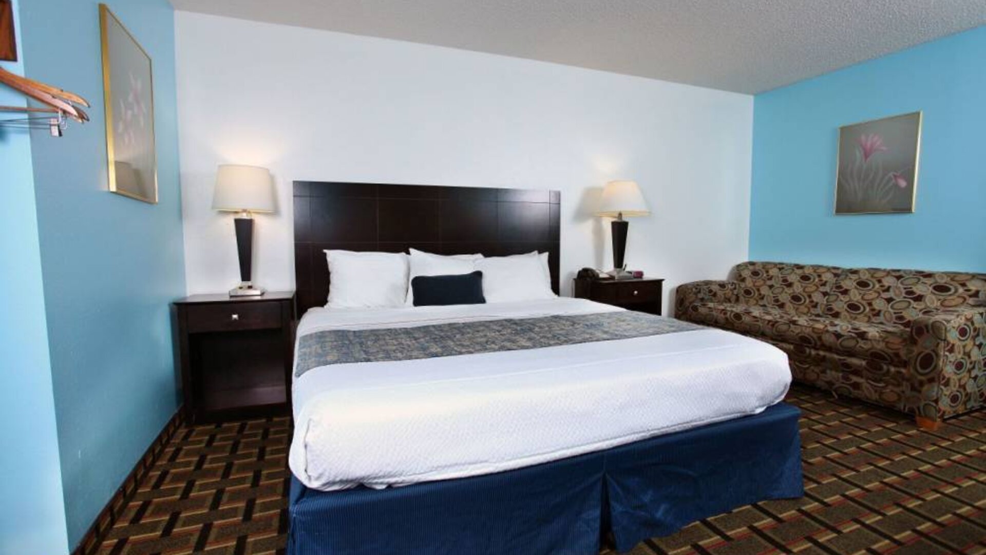 Day use room at Coratel Inn & Suites By Jasper Newton.