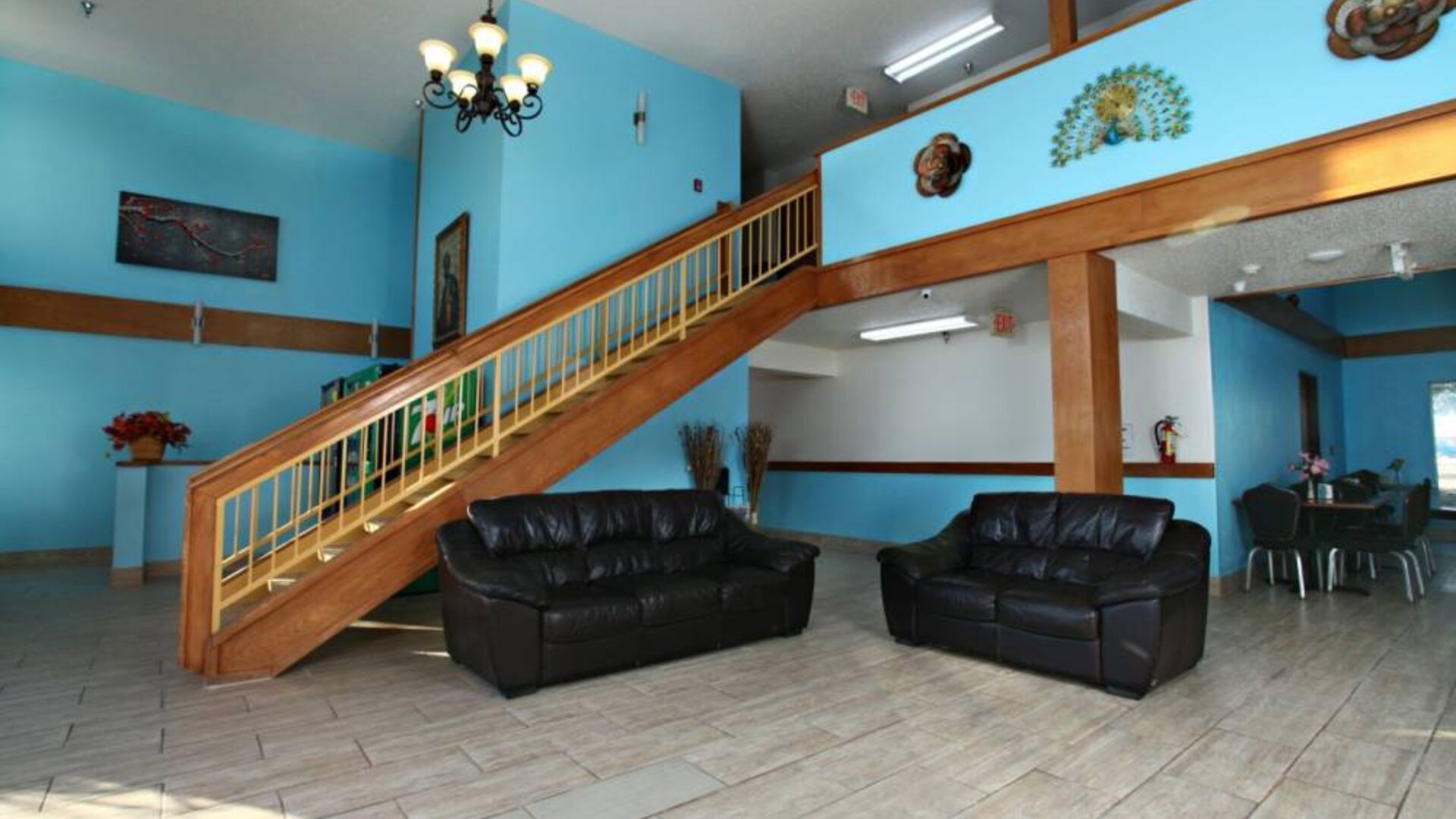 Lobby area at Coratel Inn & Suites By Jasper Newton.