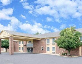 Hotel exterior at Coratel Inn & Suites By Jasper Newton.