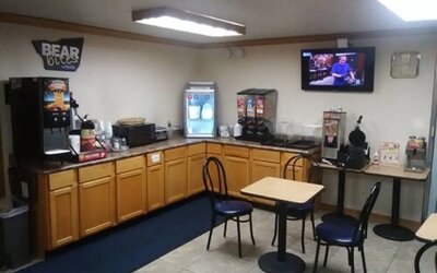 Travelodge By Wyndham Bloomington