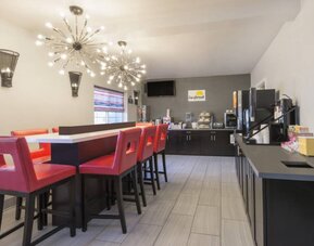 Dining area at Hotel 1550 SFO.