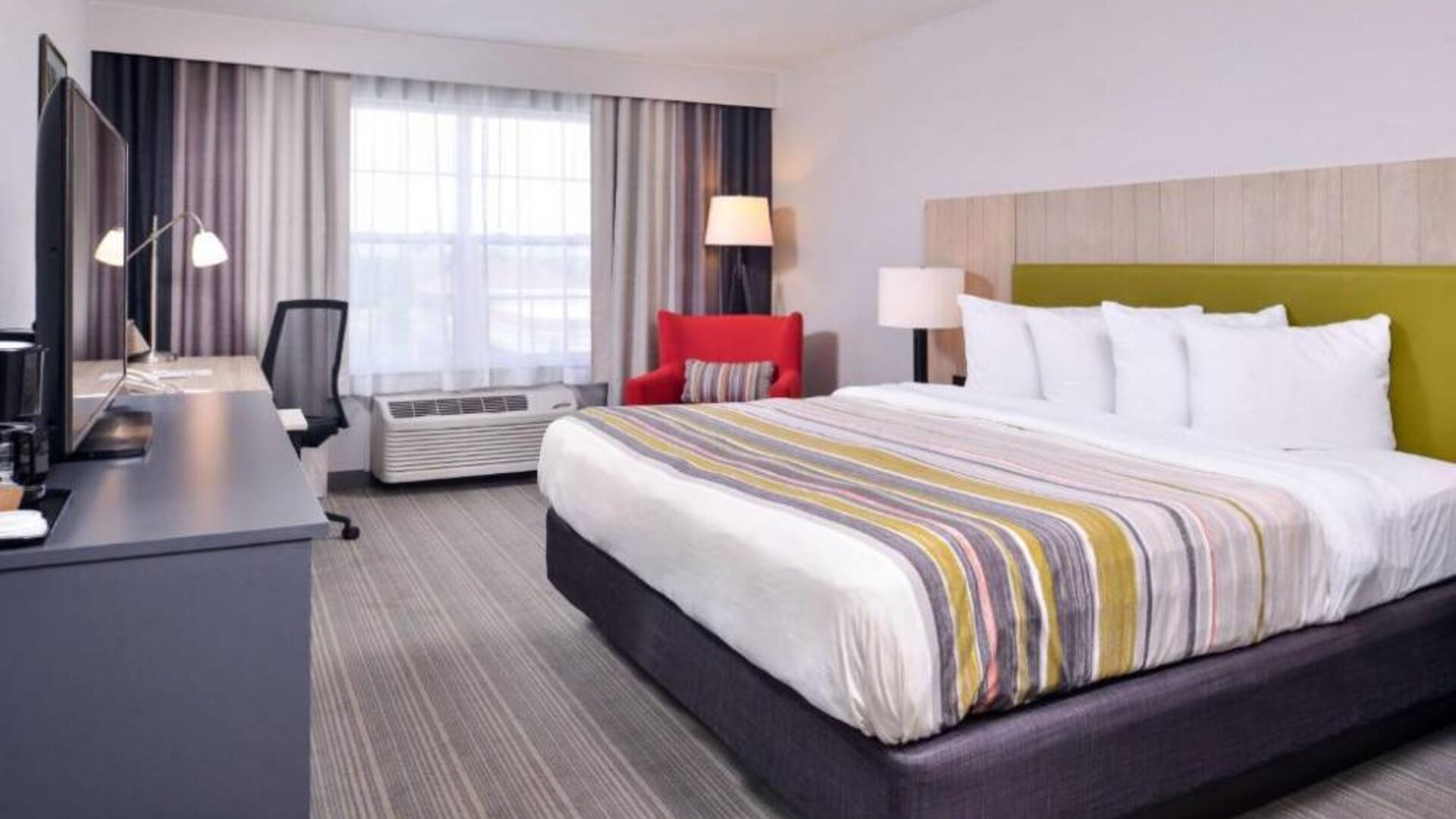 Day use room with work desk at Country Inn & Suites Chicago/Tinley Park.