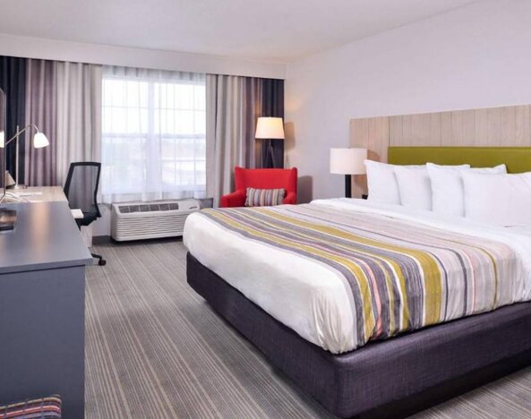 Day use room with work desk at Country Inn & Suites Chicago/Tinley Park.