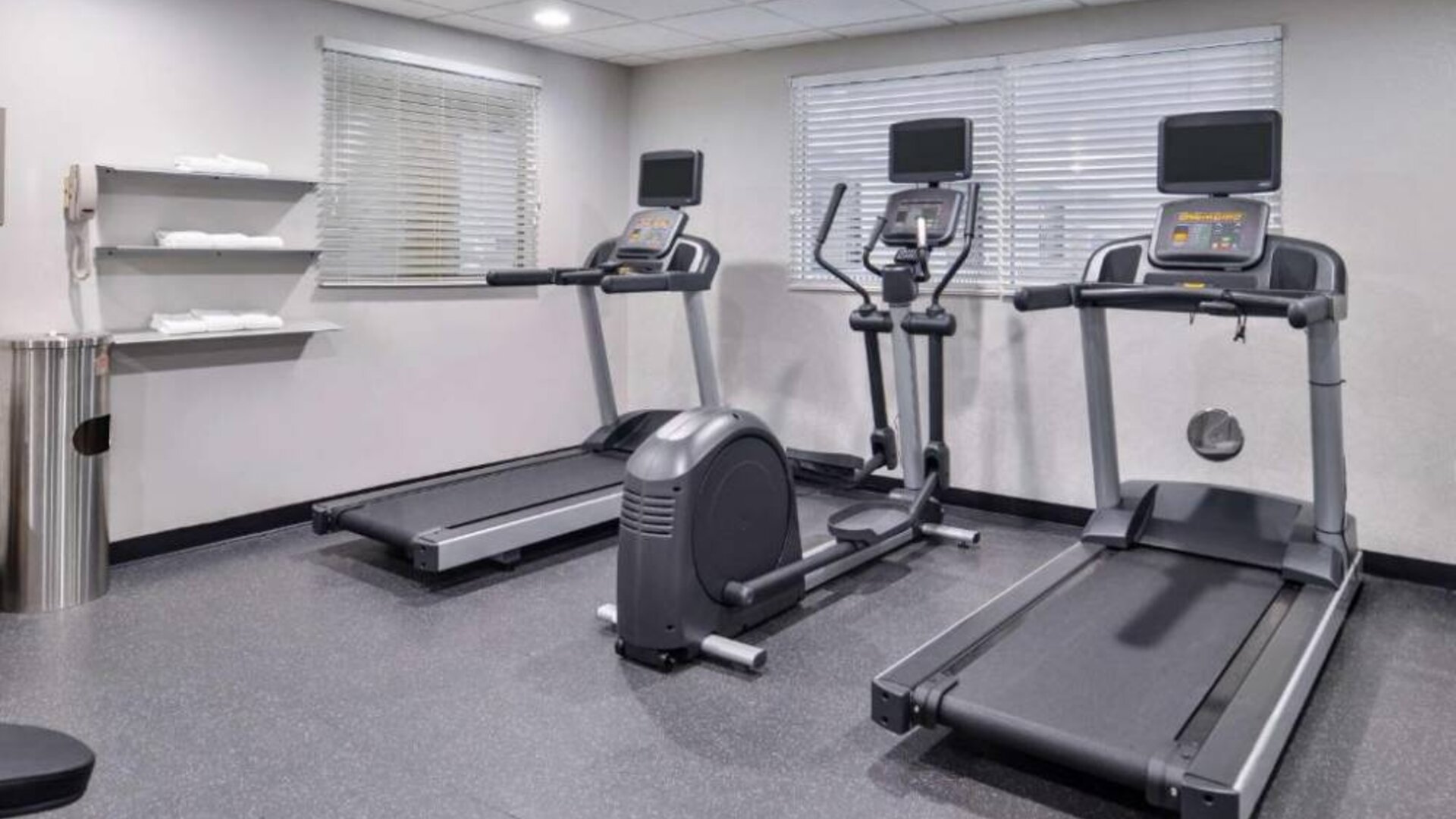 Fitness center available at Country Inn & Suites Chicago/Tinley Park.