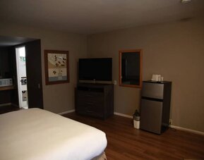 Day use room amenities at Cozy Inn.