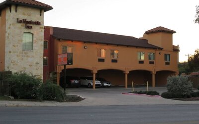 Hotel exterior at La Hacienda Inn Alamodome/Riverwalk.