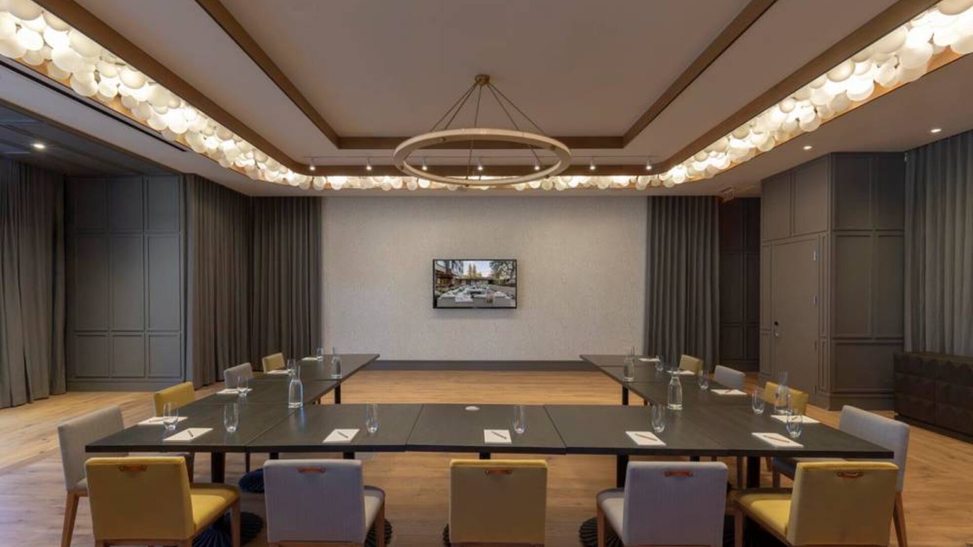 Professional meeting room at Park James Hotel.