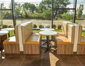 Dining area perfect for coworking at Wyndham Garden North Bergen Near Secaucus.