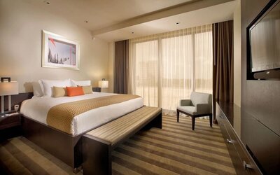 Day use room with natural light at EB Hotel Miami.